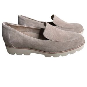 Vionic Women’s Kensley Slip On Loafer Taupe Suede. Size 9.5 Wide
